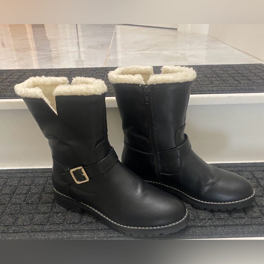 Great condition boots with warm soft insulation